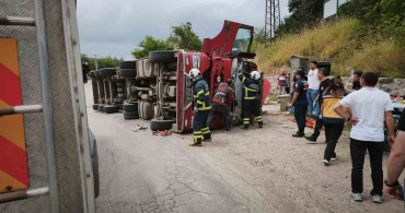 Niksar’da kamyonet devrildi: 3 kişi yaralandı