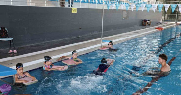 Nilüfer'de kırsal mahallelerde çocuklar yüzme öğreniyor