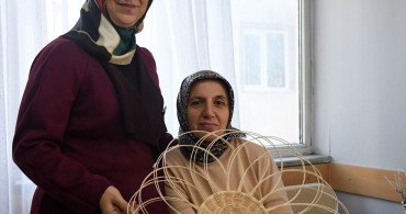 Nükhet Acar, Hasır Dokuma Sanatını Geleceğe Taşıyor