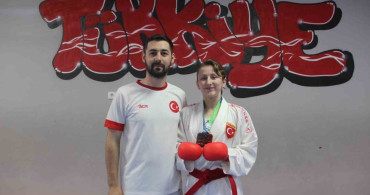 Nurbade Büber, manisa celal bayar üniversitesiyle dünya şampiyonu oldu