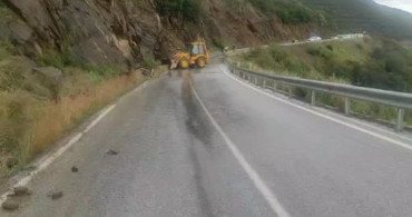 Ödemiş-Turgutlu Yolunda Toprak Kayması