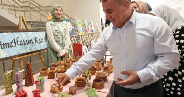 Öğrencilerin el emeği ürünleri sergide beğeni topladı
