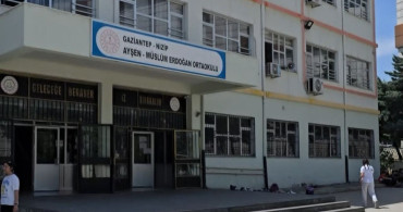 Öğretmenin Heimlich Manevrası Öğrenciyi Kurtardı