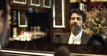 Okan Bayülgen'in Küveti Olay Oldu