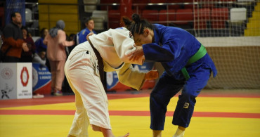 Okul Sporları Yıldızlar Judo Türkiye Birinciliği Karaman'da Başladı