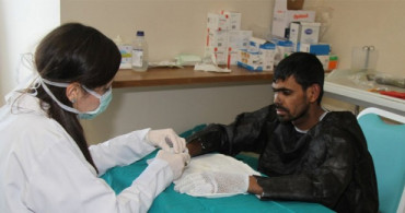 Ölüme Terk Edilen Kaçak Göçmenleri Mehmetçik Kurtarıyor