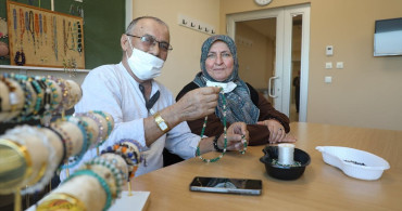 Onkoloji Hastaları El Sanatlarıyla Moral Buluyor