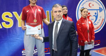 Ordu'da Genç Kızlar A-B Halter Türkiye Birinciliği Müsabakaları Başladı