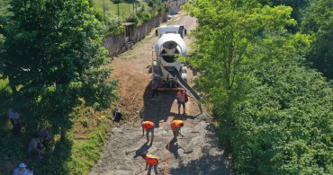Ordu'nun kırsal mahallelerinde yapılan beton yol çalışmaları devam ediyor