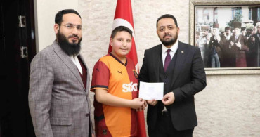 Ortaokul Öğrencisi Enes Çetinkaya'dan Örnek Dayanışma