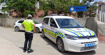 Ortaokul Önünde Kavga: 1 Yaralı