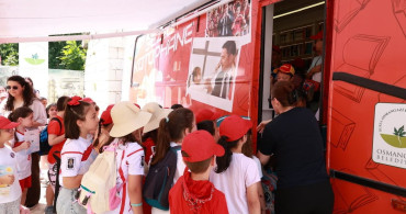 Osmangazi Belediyesi çocuklara kitap ve tarih sevgisi aşılıyor