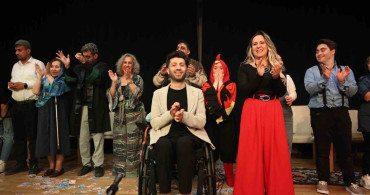 Osmangazi'de 'Miras Değil Mübarek 2' Oyunu Yoğun İlgi Gördü
