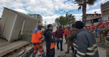 Osmaniye’de artçı deprem meydana geldi: 4 katlı bina yıkıldı