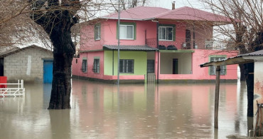 Osmaniye'de Sağanak: Evler ve Tarım Arazileri Su Bastı