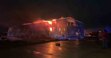 Osmaniye'deki Karton Fabrikasında Yangın Kontrol Altına Alındı