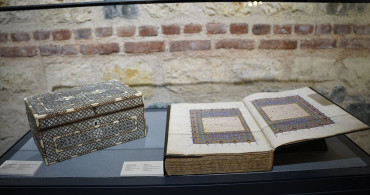Osmanlı Sultanlarının Sevdası: Kutsal Emanetler Sergisi Rami Kütüphanesi'nde