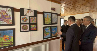 Otizmli Gençlerden İlk Resim Sergisi: Renklerle Konuşuyoruz