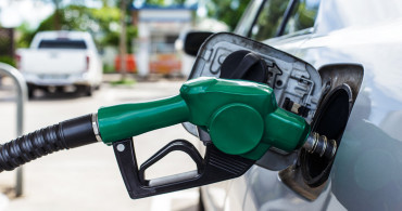 Otomobil sahiplerine kötü haber geldi! Benzin ve motorine bir kez daha zam geldi