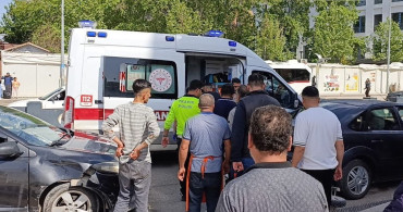Otomobil ve Motosiklet Çarpıştı: Bir Kişi Yaralandı