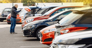 Otomobilde fiyatların artması satışları durdurmadı: İlana çıkan araçların yarısına yakını satıldı