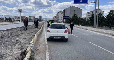 Otomobilin Çarptığı Kız Çocuğu Ağır Yaralandı