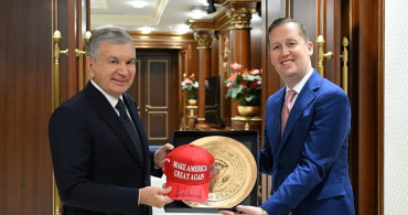 Özbekistan Cumhurbaşkanı Mirziyoyev ile ABD Temsilcisi Gor Arasında C5+1 Zirvesi Görüşmesi