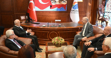 Özdağ, Antalya Ziyaretinde Yerel Yönetimlerle Bir Araya Geldi