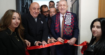 Özdağ, Mersin'de Parti Ziyaretlerini Gerçekleştirdi