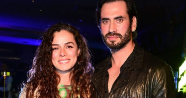 Özge Özpirinçci ile Burak Yamantürk O Haberi Ağlayarak Paylaştı!