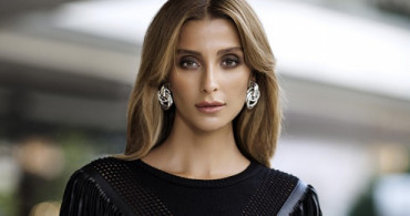 Özge Ulusoy'un Ayak Parmakları Gündemden Düşmüyor