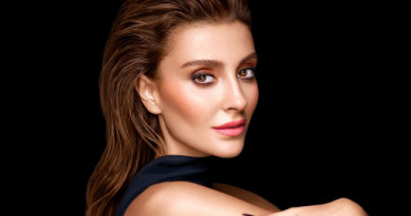 Özge Ulusoy'un Ayak Parmaklarına Takipçisinden Komik Yorum Geldi
