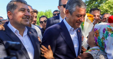Özgür Özel Bayındır'da üreticilerle buluştu