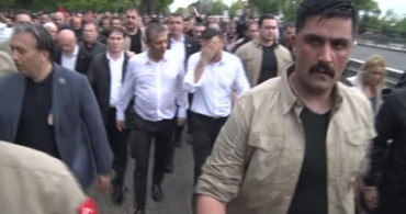 Özgür Özel TBMM'ye Doğru Yürüyüşe Geçti