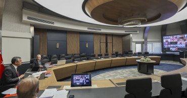 Özgür Özel'in Sosyalist Enternasyonal Toplantısındaki Mesajları