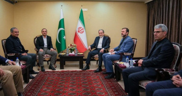 Pakistan Genelkurmay Başkanı Munir, İran'da Dışişleri Bakanı Arakçi ile Görüştü