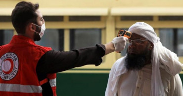 Pakistan'da Cuma Namazı Yasaklanınca Halk Ayaklandı