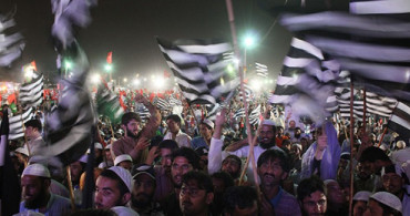 Pakistan'da Hükümet Karşıtı Protestolar Sürüyor