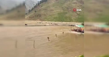 Pakistan’da turistleri taşıyan tekne alabora oldu: 7 ölü