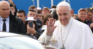 Papa Francis'in Tarihi Ziyareti Başlıyor