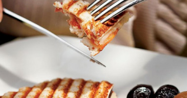 Pastırmalı ve Beyaz Peynirli Tost Tarifi