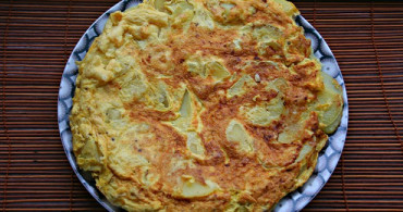 Patatesli Omlet Nasıl Yapılır? Patatesli Omlet Tarifi