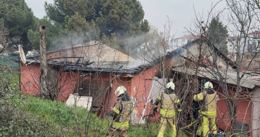 Pendik'te Gecekonduda Yangın Kontrol Altına Alındı