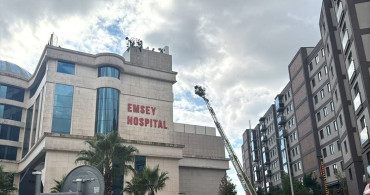 Pendik'te Hastane Çatısında Yangın Çıktı