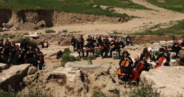 Perinthos Tiyatrosu 2000 Yıl Sonra Yeniden Sanatla Buluştu