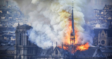 Peskov: Rusya, Notre Dame Katedrali'nin Restorasyon Çalışmaları İçin Her Türlü Yardımı Sunmaya Hazır