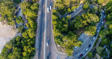 Piknik İçin Antalya Mesire Alanına Akın Ettiler