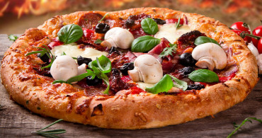 Evde Pizza Tarifi
