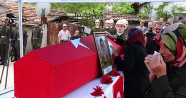 PKK/YPG’li teröristlerce düzenlenen saldırıda şehit olan Piyade Er Oktay Salar, son yolculuğuna uğurlandı