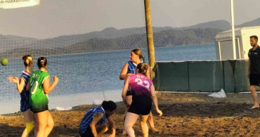 Plaj hentbolu Köyceğiz'de tüm heyecanı ile devam ediyor